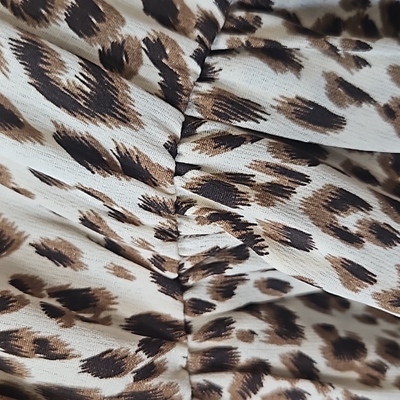 Oddi Women's Cold Shoulder Animal Print Long Sleeve Ruffles Blouse Size Large - Picture 13 of 16